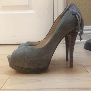 Gorgeous Guess stiletto heels